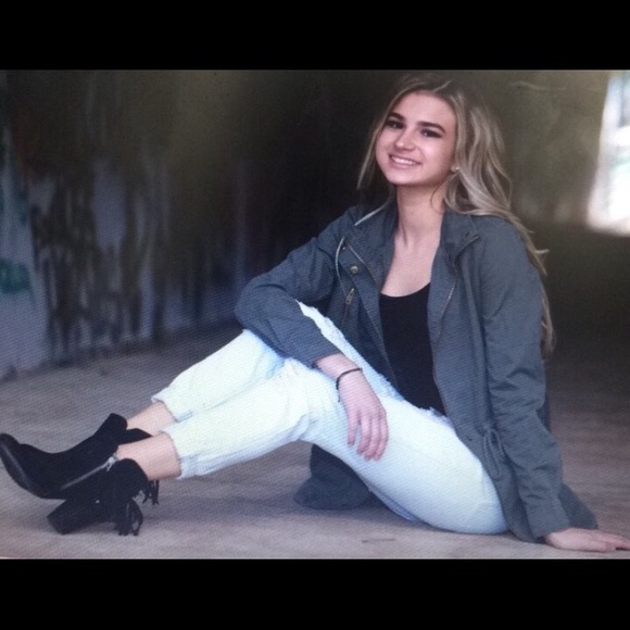 Forever 21 Shoes - Forever 21 Black Thick Heeled Booties With Fringe